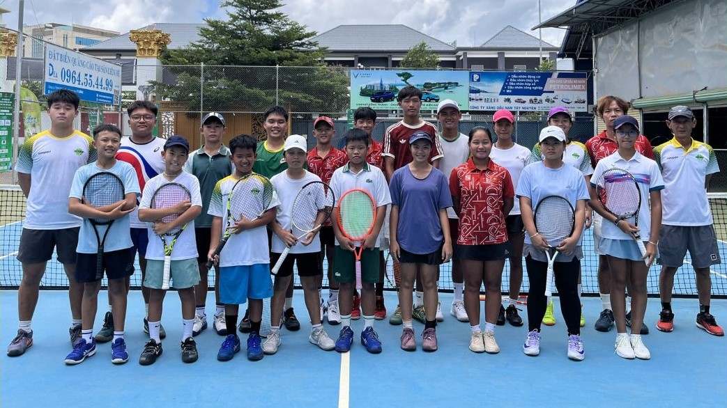 2025년 전국 청소년 단체 테니스 대회는 전국 각지에서 많은 재능 있는 선수들이 참가하고 있습니다. 사진: VTF