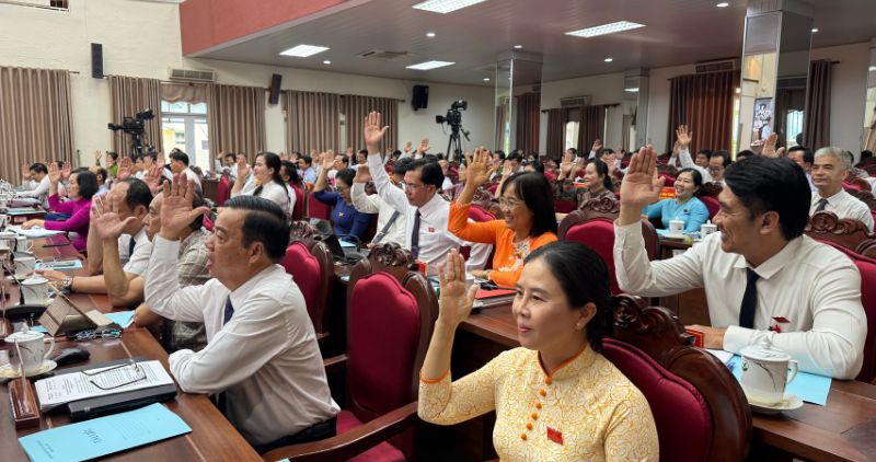 Vinh Long arranged 3,274 non-professional people at the commune level to work until May 31, 2026. Photo: Hoang Loc