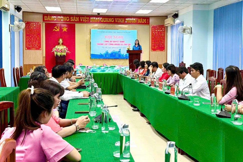 Hoi nghi cong bo quyet dinh thanh lap Cong doan xa Phu My. Anh: Anh Nguyen