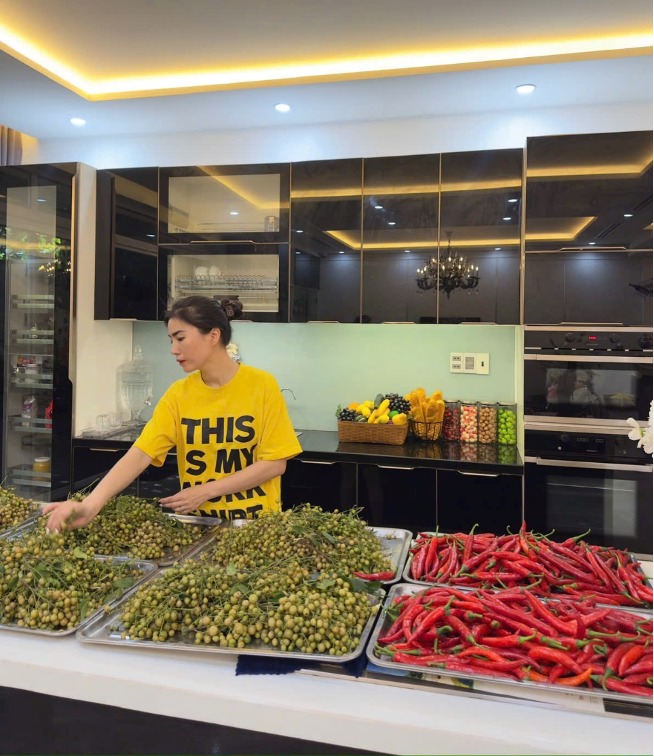 부엌은 여성이 치유하고 영혼을 키우는 데 도움이 되는 장소가 될 수 있습니다. 사진: NVCC