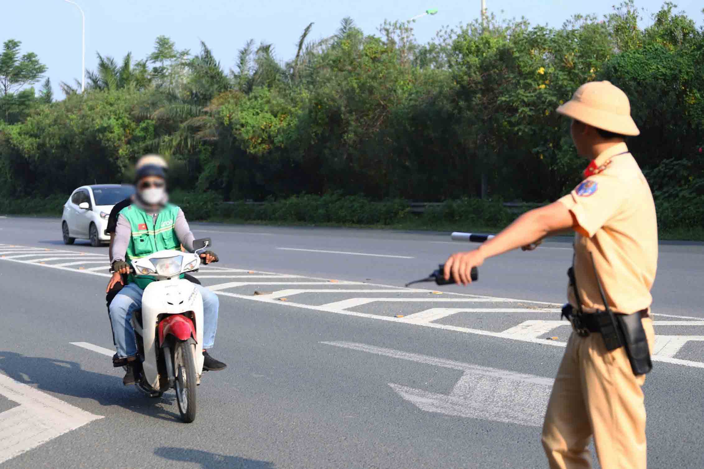 Expressways are not for motorbikes, it is necessary to immediately stop intentional "road mischief"
