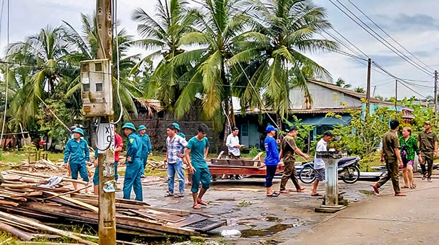 Con loc quet qua xa Vinh Phuoc, Ca Mau 15 can nha thiet hai. Anh: Nguoi dan cung cap