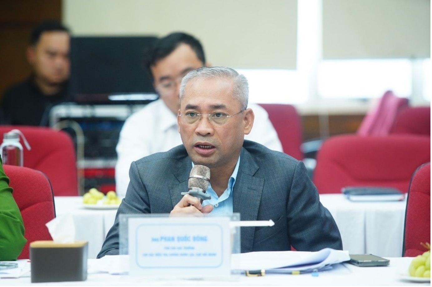 Ong Phan Quoc Dong - Pho chi Cuc truong Chi Cuc Dieu tra chong buon lau, Cuc Hai quan, Bo Tai chinh. Anh: Ban to chuc toa dam.