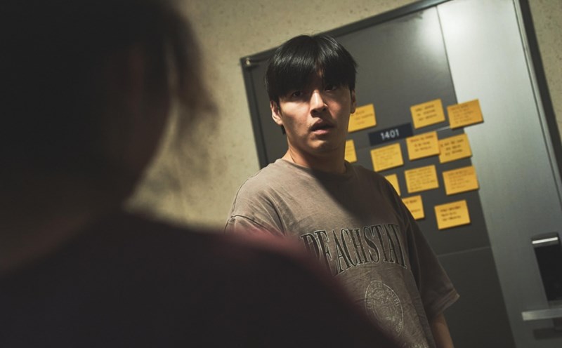 Kang Ha Neul in the film. Photo: Netflix