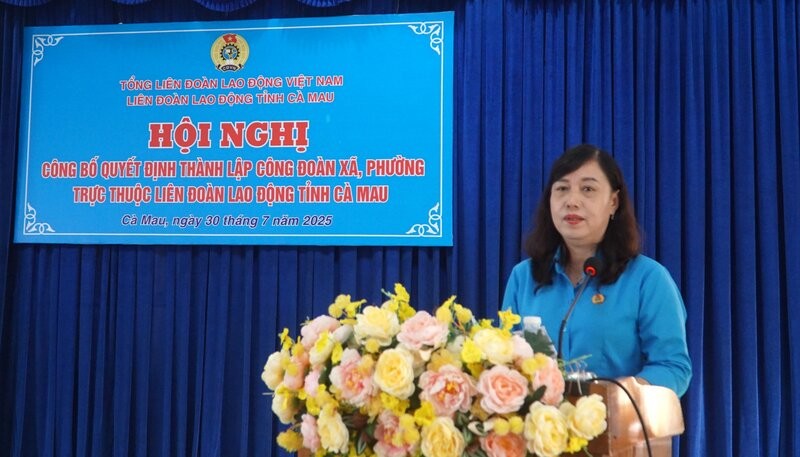 Chu tich LDLD tinh Ca Mau Huynh Ut Muoi mong muon lanh dao cac dia phuong tiep tuc quan tam, tao dieu kien de to chuc cong doan hoat dong hieu qua, thuc chat, thuc su tro thanh cho dua tin cay cua nguoi lao dong, la cau noi giua Dang, chinh quyen va Nhan dan.Anh: Nhat Ho