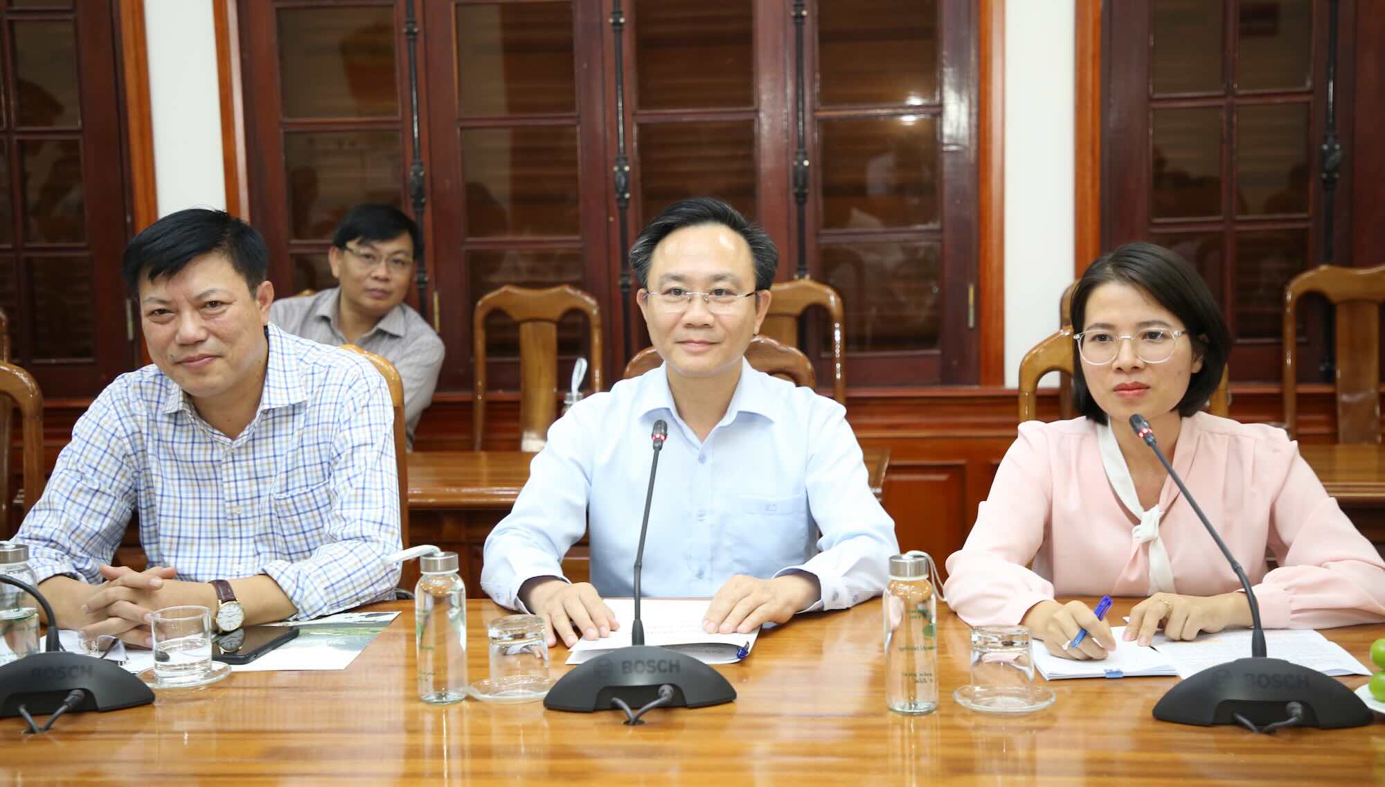 Dai dien UBND tinh Quang Tri trong buoi gap. Anh: Cong Sang