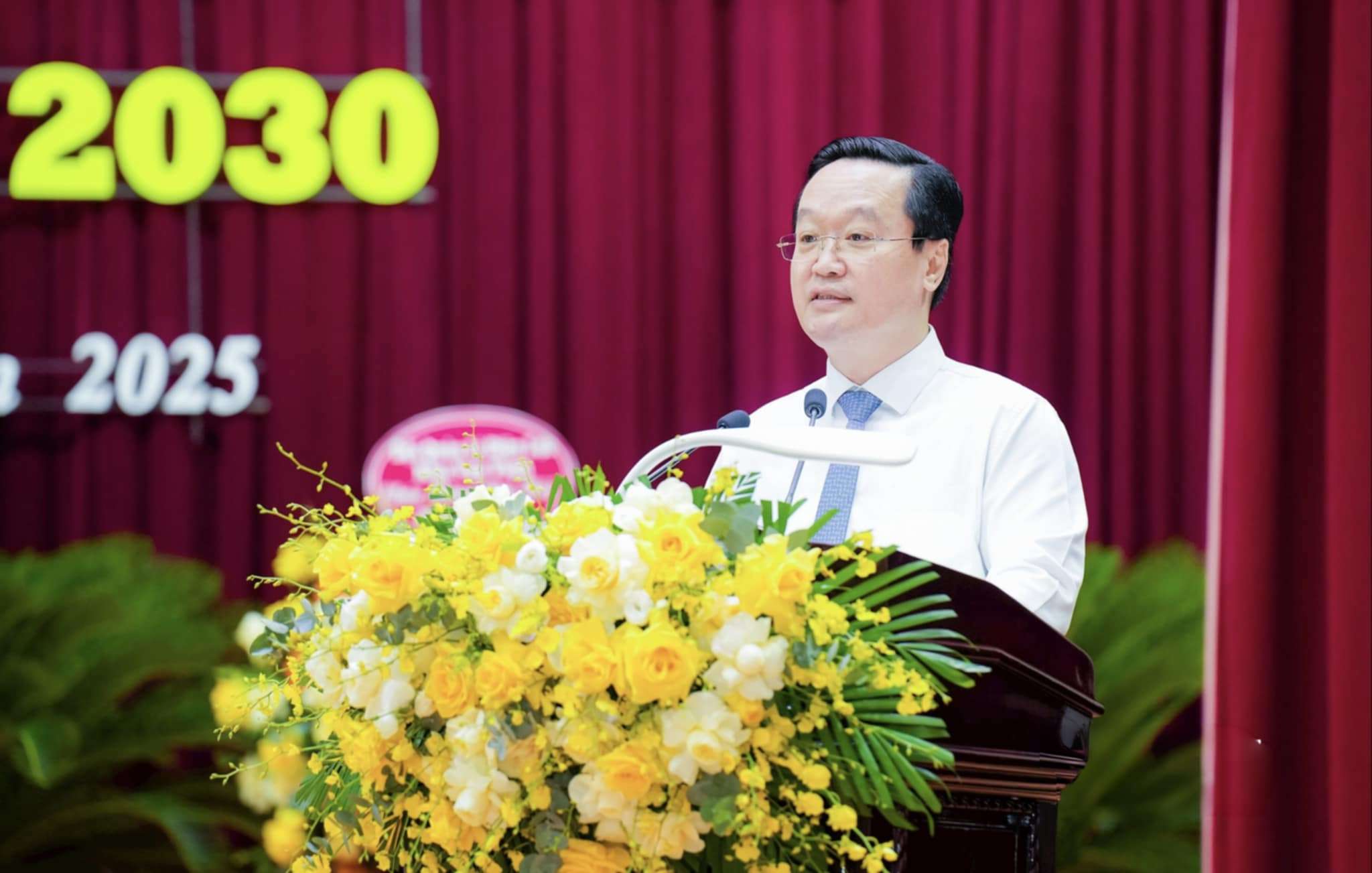 Dong chi Nguyen Duc Trung - Bi thu Tinh uy Nghe An phat bieu chi dao dai hoi. Anh: Pham Bang