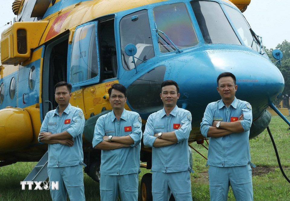 Thanh vien to bay truoc gio cat canh. 