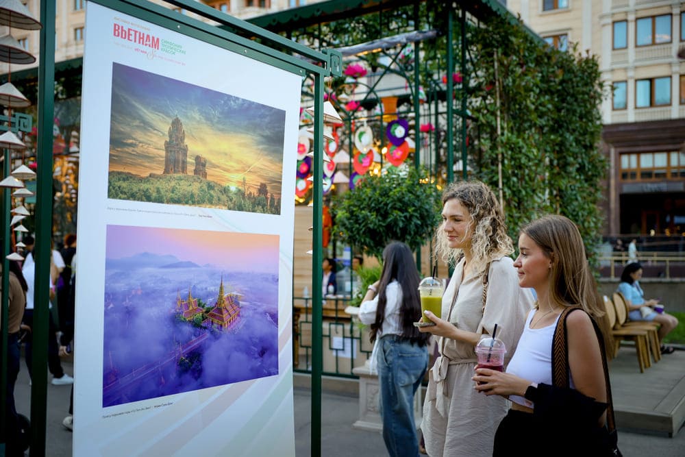 Exposicion de fotografia 'Vietnam – Colores de la region tropical' organizada en la Plaza Roja de la Federacion Rusa. Foto: Comite Organizador
