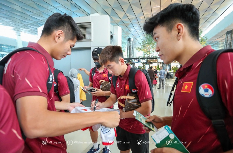 Hieu Minh, Nhat Minh, Ly Duc tranh thu ki ten tang nguoi ham mo. Anh: VFF