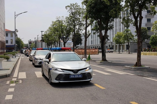 흥옌성 공안 주요 범죄 진압 최고조 리허설. 사진: 흥옌성 공안