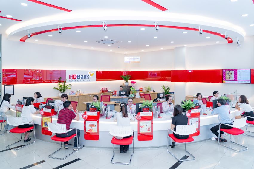 In the first 6 months of 2025, HDBank's net interest income reached VND 17,227 billion. Photo: HDBank