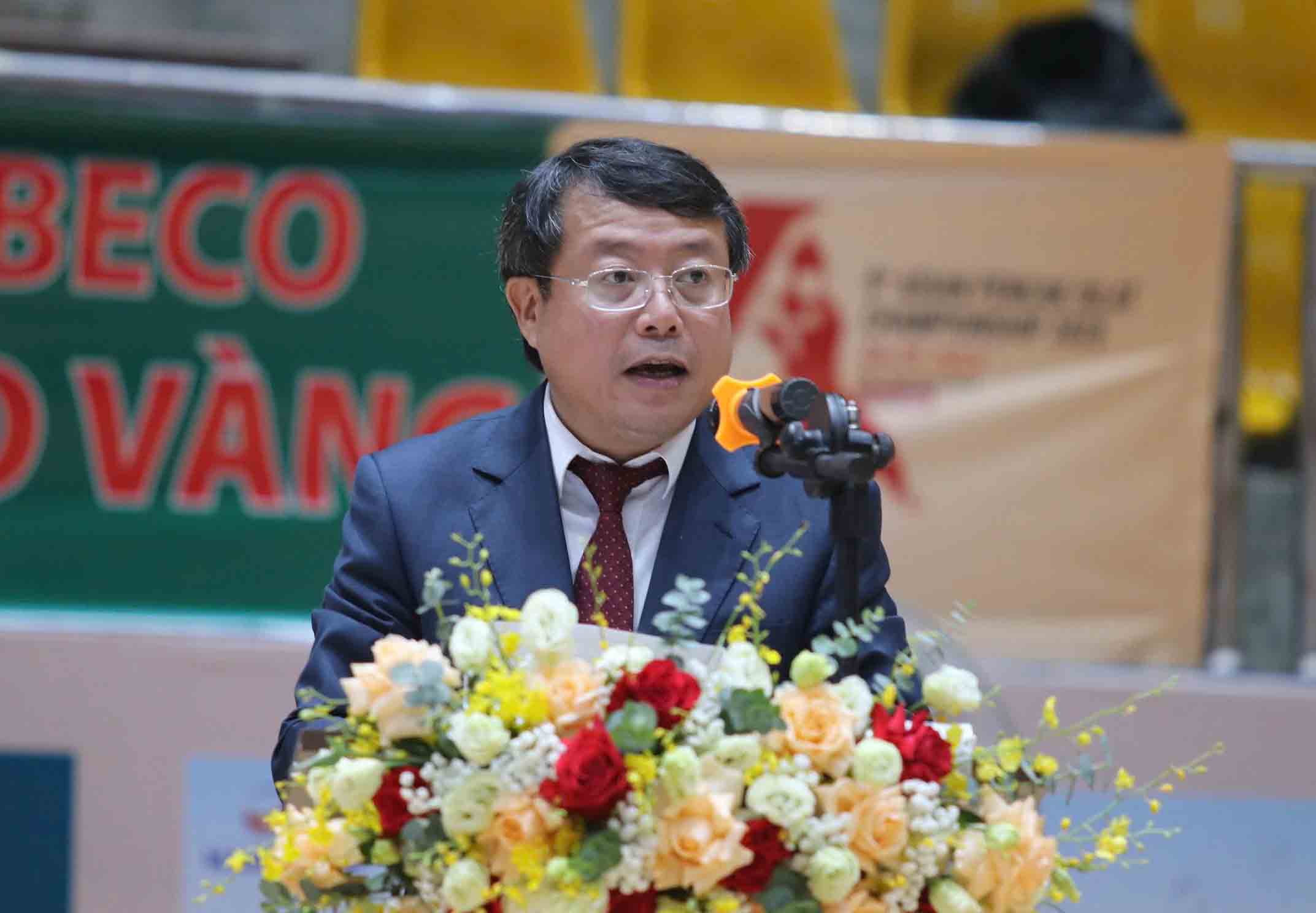 Ong Duong Tat Thang - Pho Chu tich UBND tinh Ha Tinh phat bieu be mac giai dau. Anh: Tran Tuan.