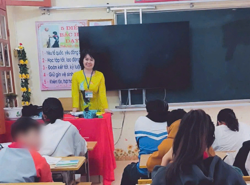 Nhà giáo làm công tác phổ cập giáo dục được hỗ trợ phụ cấp lưu động. Ảnh: Khánh Linh