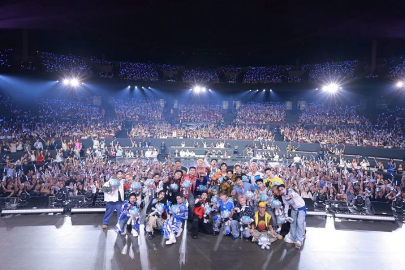 コンサート「Anh trai say hi」は、米国ラスベガスで開催されました。写真:プロデューサーの代表