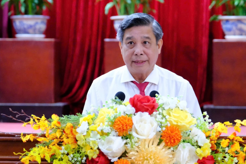 Pho Bi thu thuong truc Thanh uy, Chu tich HDND TP Can Tho Dong Van Thanh phat bieu tai Ky hop. Anh: Phong Linh.