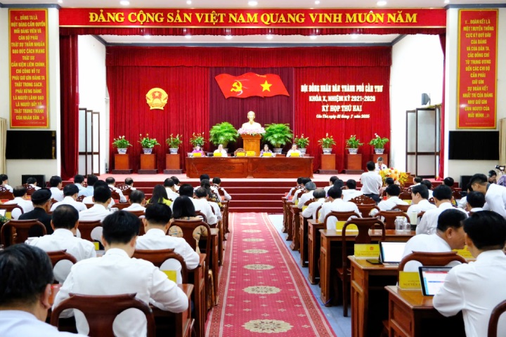 Quang canh Ky hop thu hai HDND TP Can Tho, Khoa X, nhiem ky 2021 - 2026. Anh: Phong Linh.
