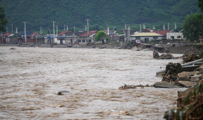 Chinh quyen tinh Chiet Giang (Trung Quoc) nang cap muc phan ung khan cap voi bao Comay tu cap 4 len cap 3 vao 15h ngay 29.7. Anh: Xinhua