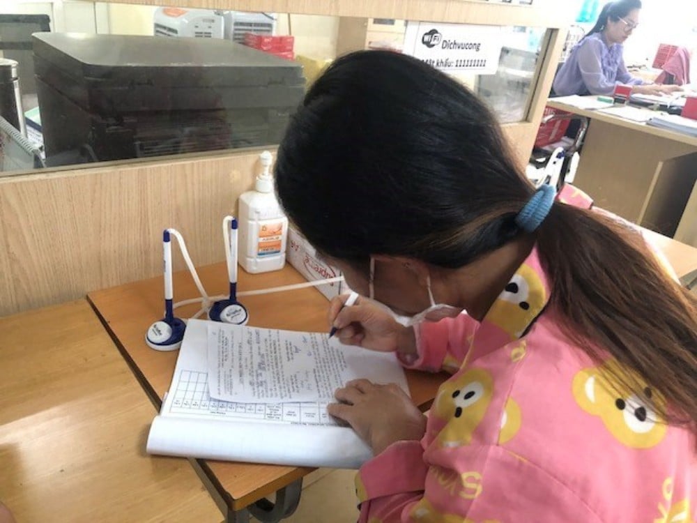 Phan lon nguoi lao dong nop ho so de nghi huong TCTN thuoc nhom khong co bang cap, chung chi, chiem toi 59,2%. Anh: Bao Han