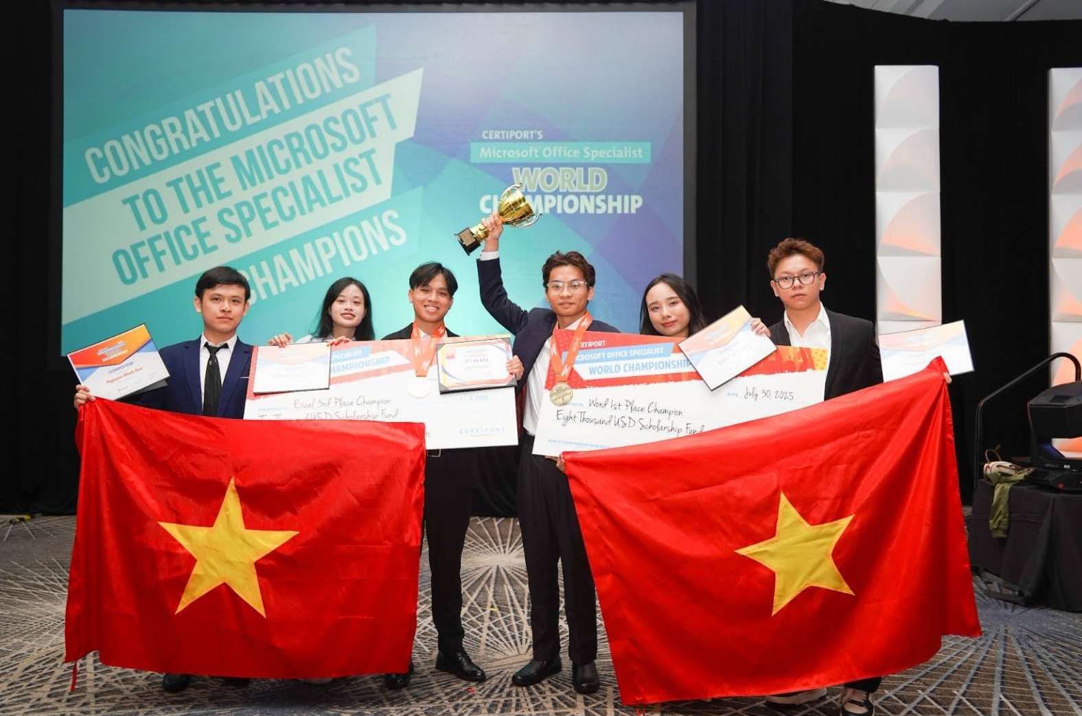 Doi tuyen Viet Nam dat thanh tich xuat sac tai vong chung ket the gioi MOS World Championship 2025. Anh: Ban to chuc
