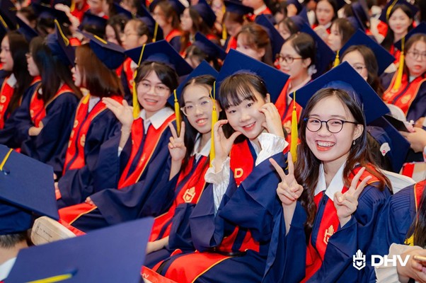 DHV cam ket hoan hoc phi cho 4 chuong trinh dao tao neu sinh vien khong xin duoc viec sau khi ra truong: Quan tri Logistics, Quan tri Lu hanh, Kinh te so, Khoi nghiep & Phat trien ben vung. Anh: Truong Dai hoc Hung Vuong TP.HCM