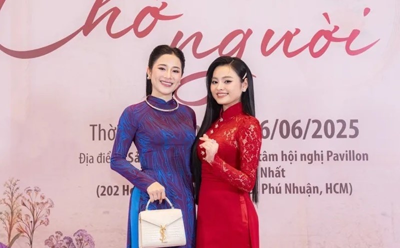 To My (left) was hospitalized for treatment. Photo: Provided by the artist.