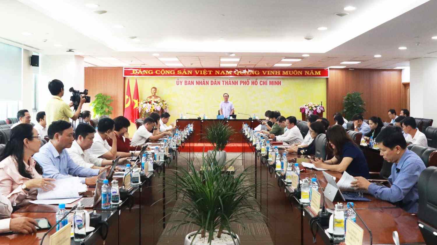 Chuong trinh lam viec cua UBND TPHCM tai co so 2 - khu vuc Binh Duong cu. Anh: Dinh Trong