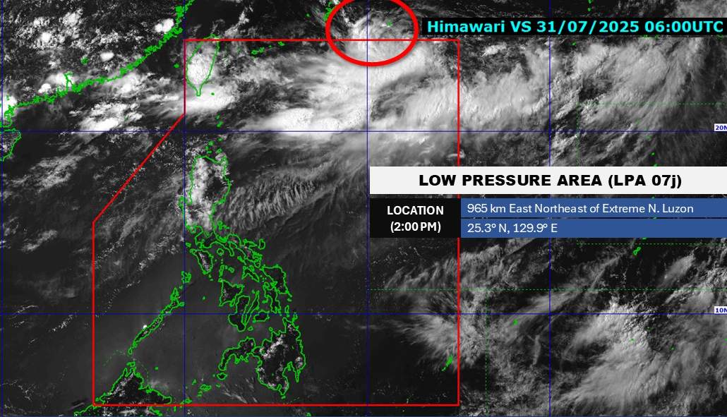 Ap thap moi xuat hien gan Bien Dong. Anh: PAGASA