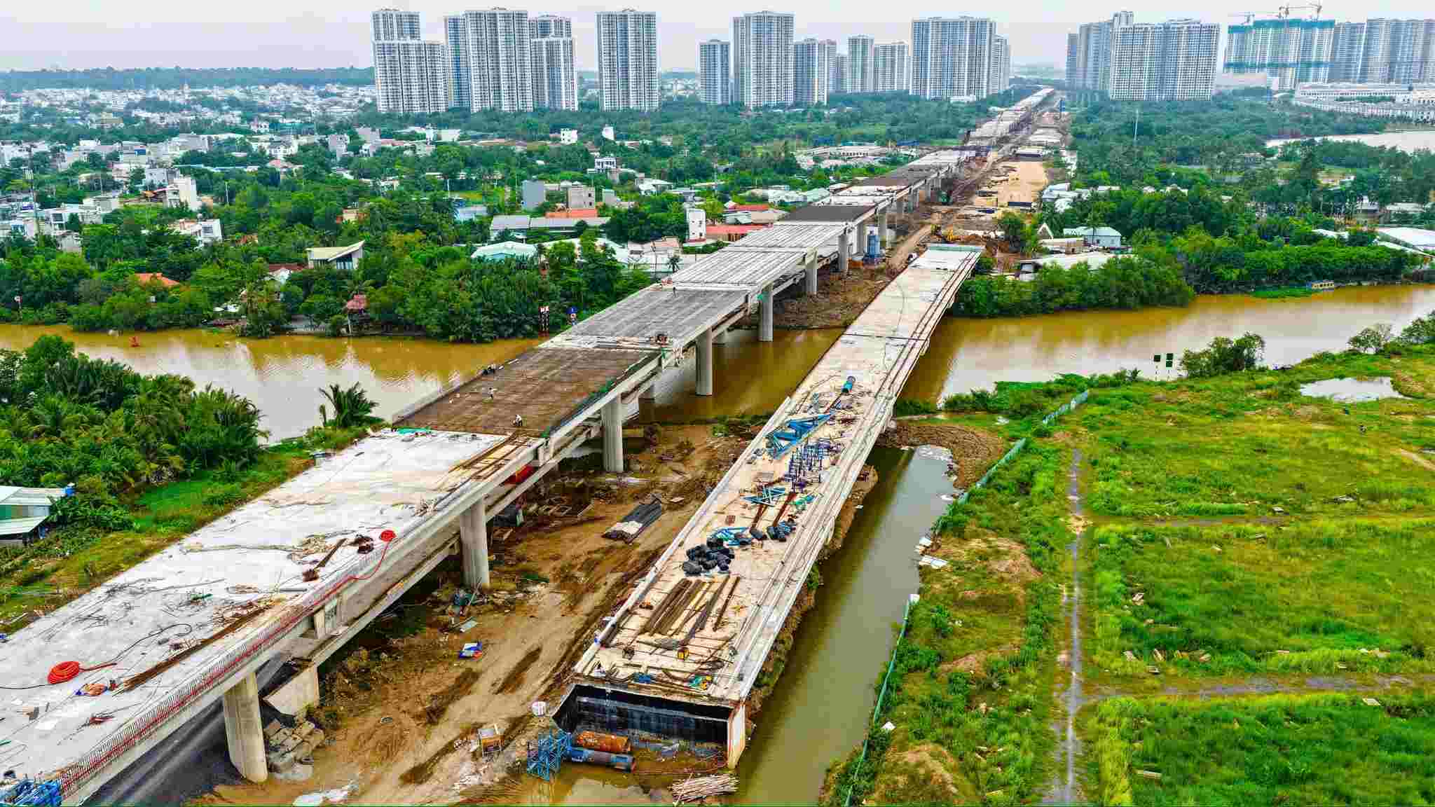 Doan Vanh dai 3 TPHCM tren cao rong 4 lan xe. Anh: Thanh Tung
