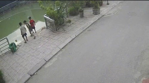 Hai bé trai ngã giếng tử vong thương tâm