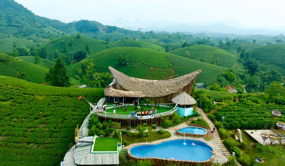 Cac dai bieu tham quan mot so dia diem du lich, trai nghiem cac dich vu noi tieng cua tinh Phu Tho tai Doi che Long Coc, lang sinh thai Ngoc Dong... Anh: Hiep hoi Du lich Phu Tho