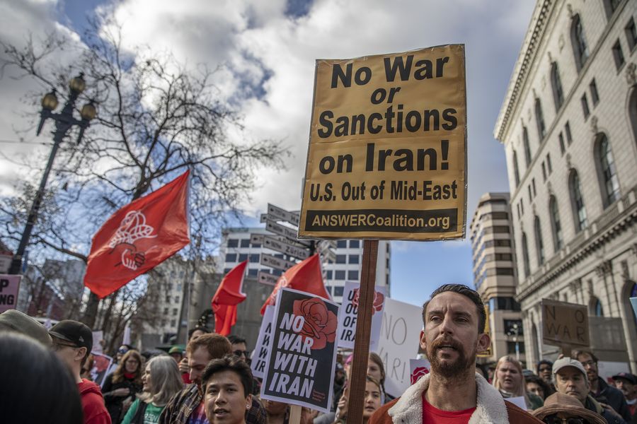 2020년 중동 문제에 대한 정부의 간섭에 항의하는 샌프란시스코(미국) 시민들. 사진: 신화통신