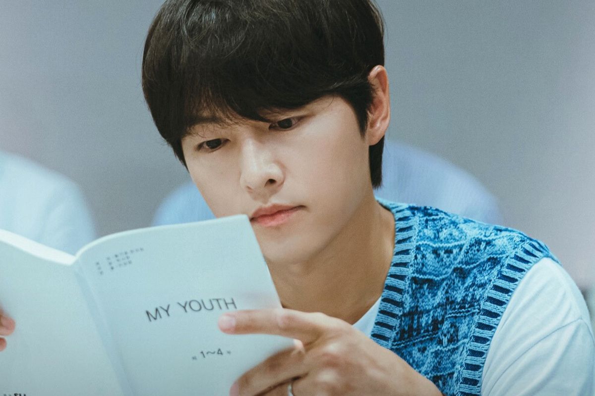 Song Joong Ki tre trung trong buoi doc kich ban