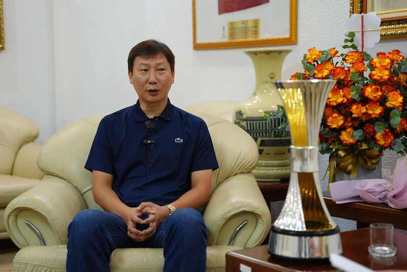 Coach Kim Sang-sik wants to become the "king of Midas" of Vietnamese football