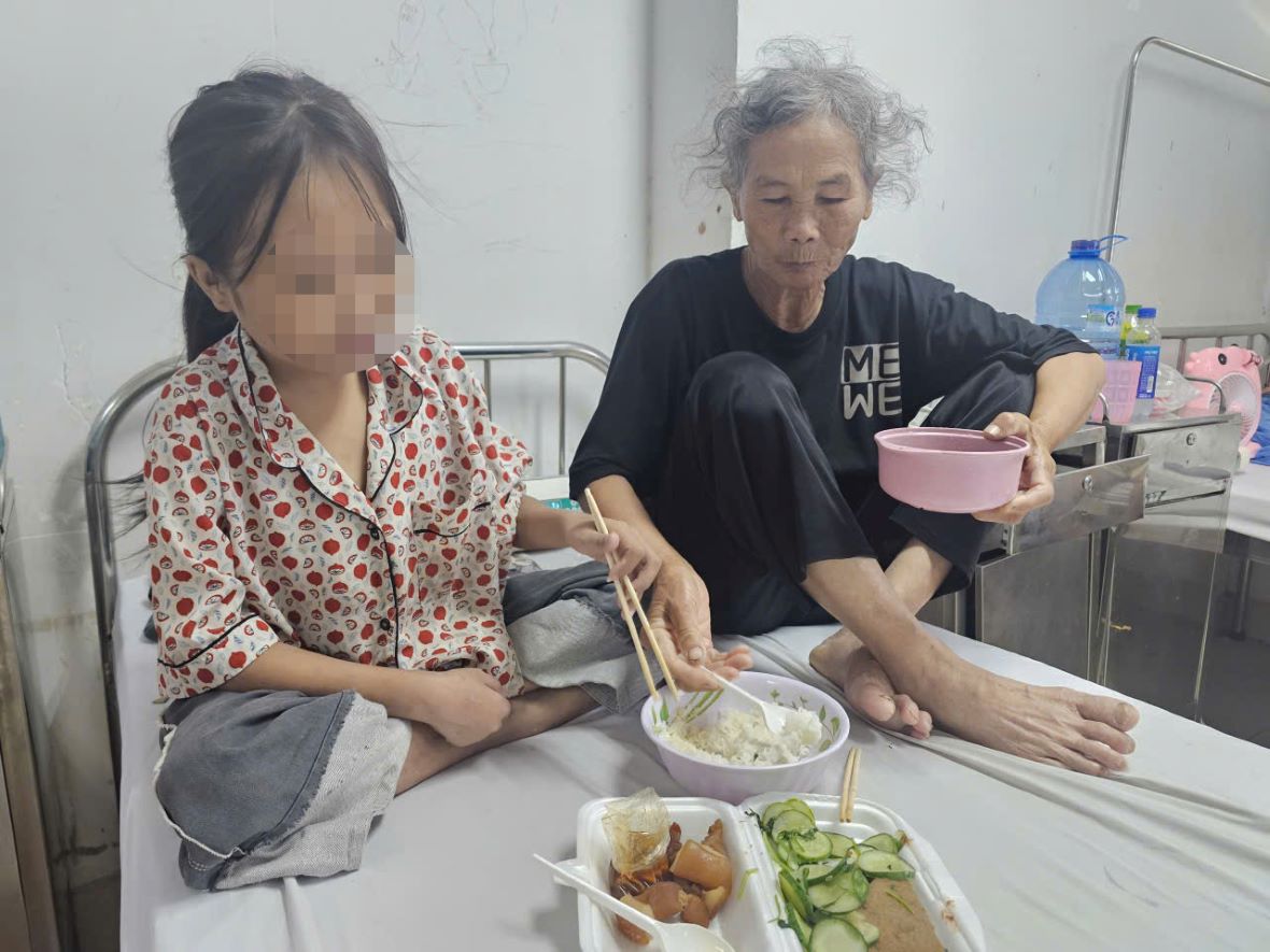 Cu Vu Thi Tam da hon 10 nam dong hanh cung chau di truyen mau tai benh vien. Anh: Thanh Quynh