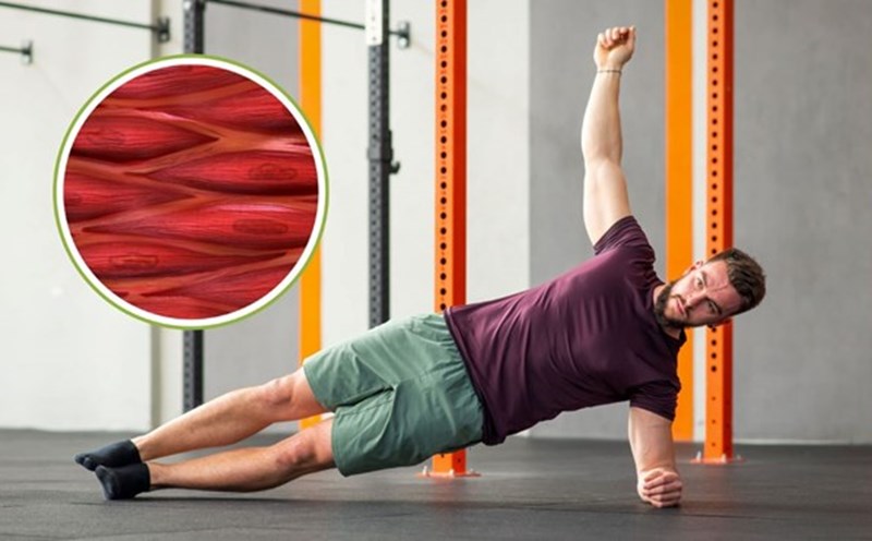 Plank keeping time helps the body stay healthy and flexible after 45 ...