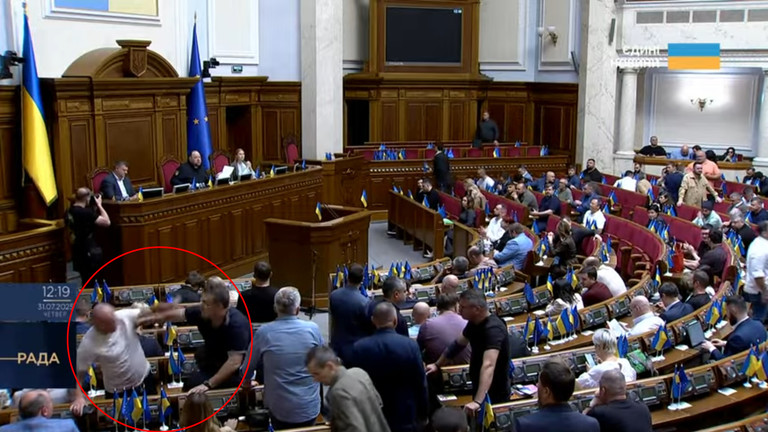 Ukrainian lawmakers clashed during a parliamentary session on July 31. Photo: Ukrainian National Assembly Television