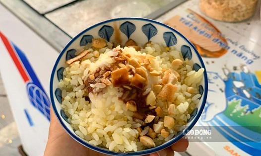 Quán kem xôi ở Ninh Bình suốt 35 năm giữ vị truyền thống được nhiều khách hàng yêu thích. Ảnh: Hà Vi