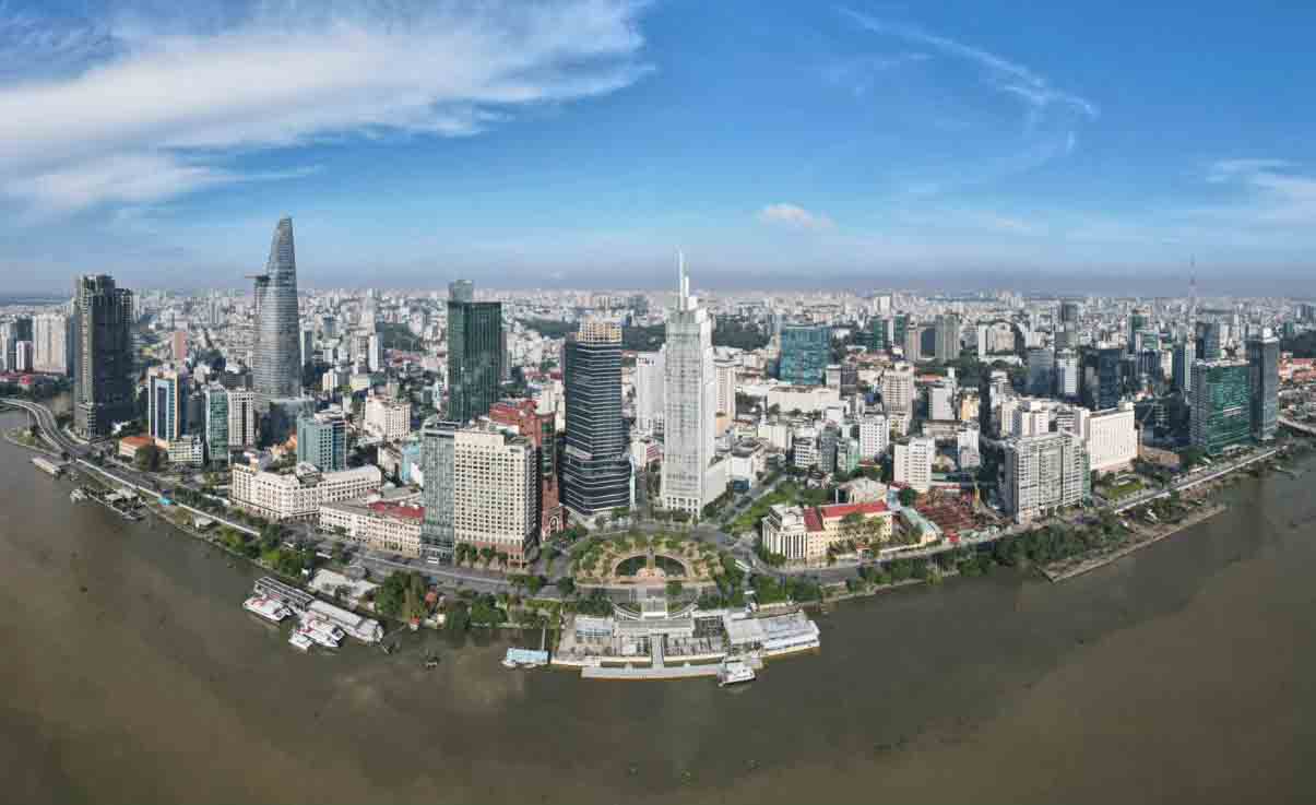 Ho Chi Minh City officially expands borders, improving competitiveness for businesses. Photo: Anh Tu