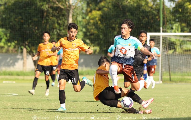 U21 Hoang Anh Gia Lai (xanh - trang) la duong kim vo dich cua giai. Anh: VFF