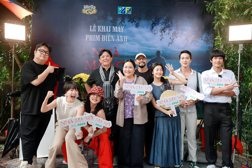 Truong Dung 감독의 영화 'Nha ma xo Day'의 개봉식. 사진: 영화 제작진 제공.