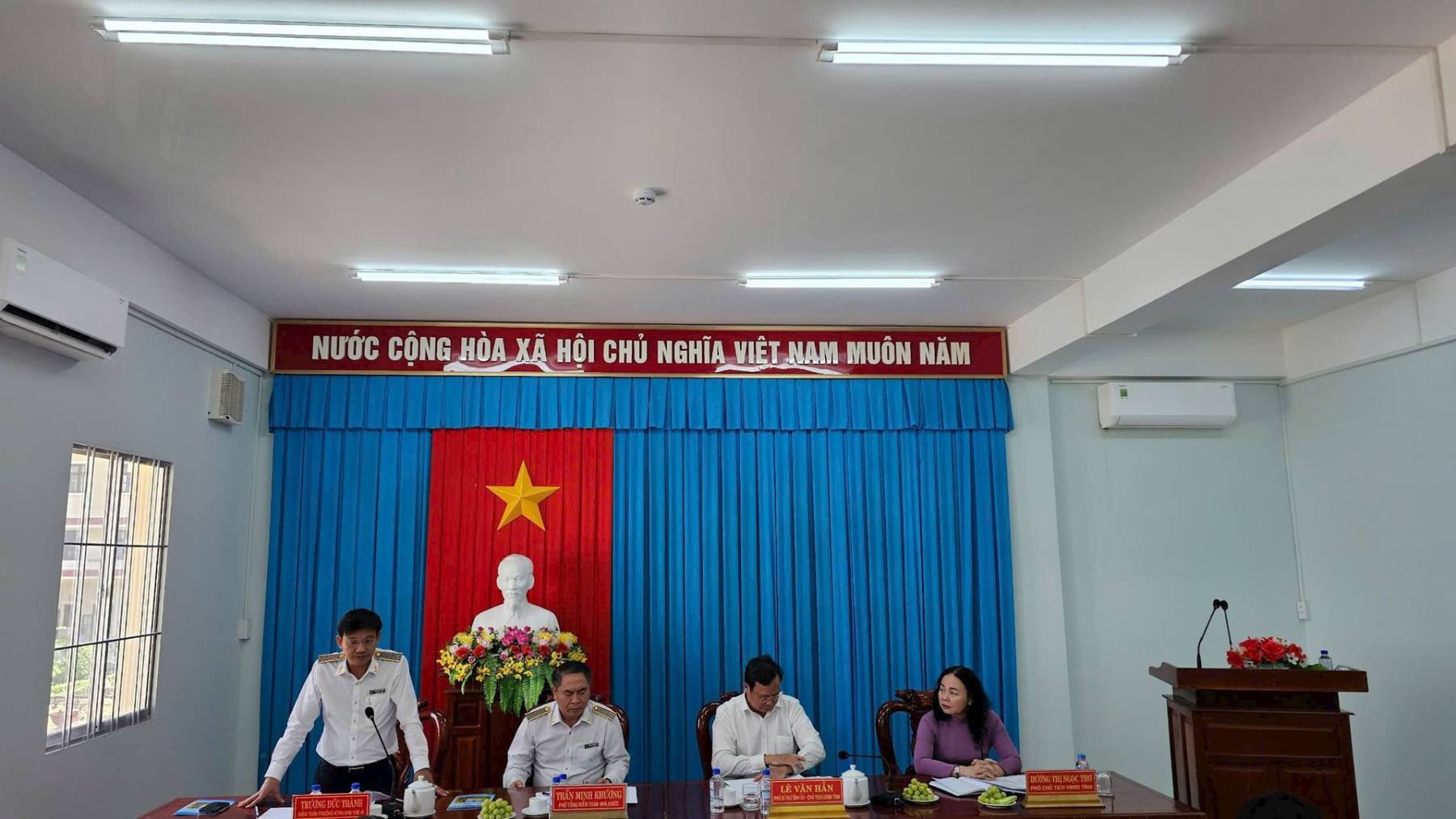 Kiem toan truong Kiem toan nha nuoc khu vuc IX Truong Duc Thanh giao nhiem vu cho Doan Kiem toan tai buoi trien khai kiem toan ngan sach dia phuong nam 2024 tinh Tra Vinh.