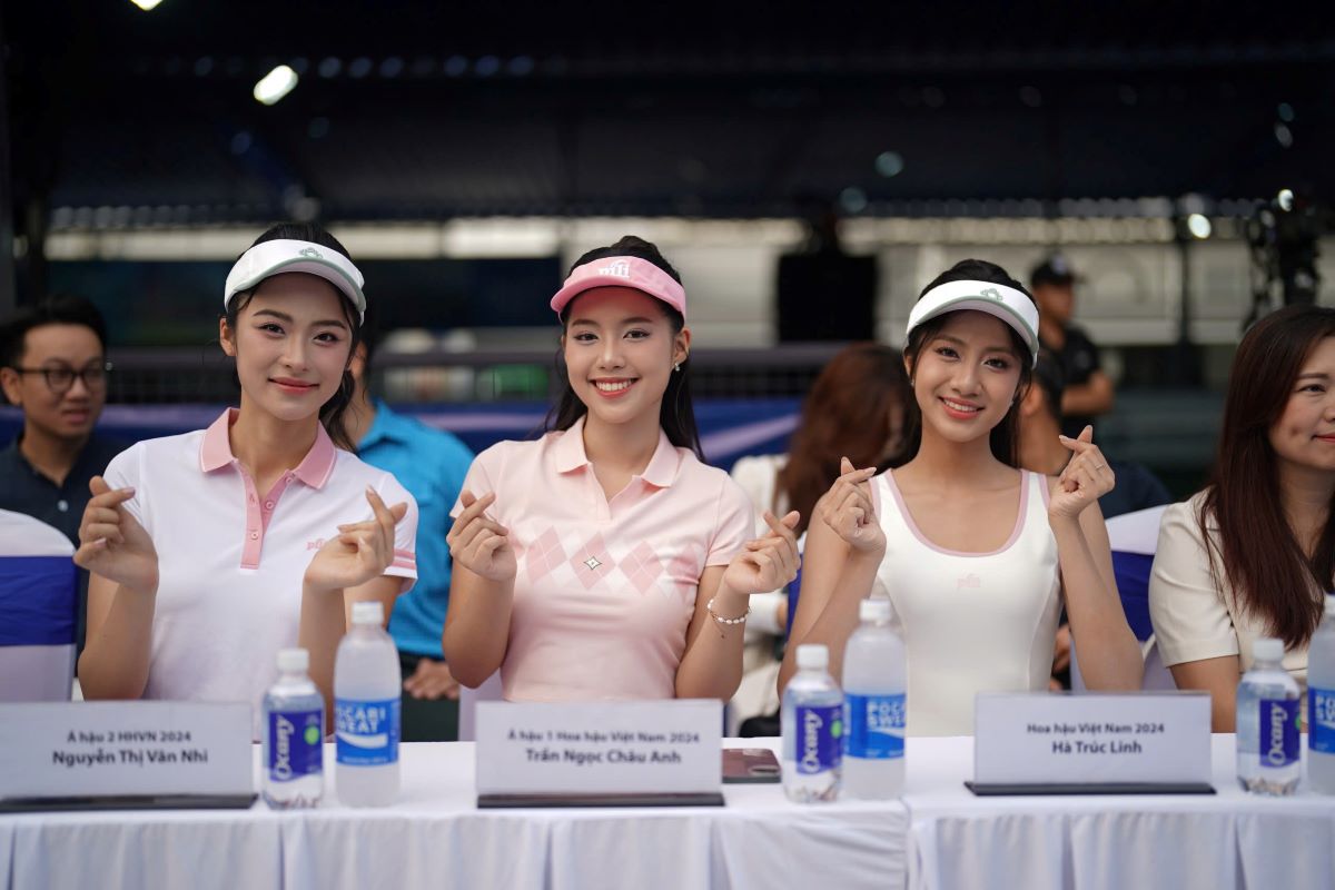 Miss Ha Truc Linh with Runner-up Chau Anh, Runner-up Van Nhi... attended the Pickleball tournament in Ho Chi Minh City. Photo: Duy Anh