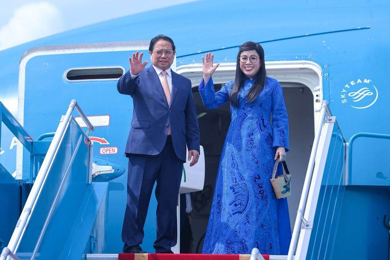 Politburo member and Prime Minister Pham Minh Chinh and his wife Le Thi Bich Tran are on their way to attend the 2025 BRICS Summit and bilateral activities in the Federative Republic of Brazil. Photo: VGP