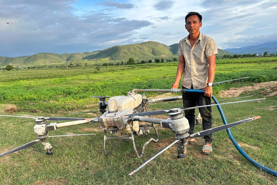 Gia Lai에서 급류에서 두 어린이를 구출한 영웅 Tran Van Nghia 씨. 사진: Tran Van Nghia