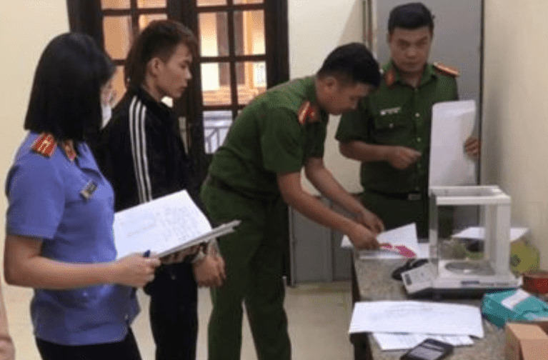 Lực lượng chức năng thu giữ 2.863 viên ma túy tổng hợp. Ảnh: Công an Sơn La