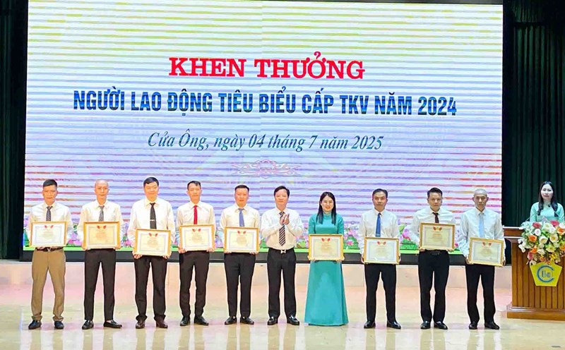 Cua Ong Quang Ninh Coal Selection Company organized a conference on typical advanced models for the period 2020 - 2024. Photo: Tran Ngoc Duy