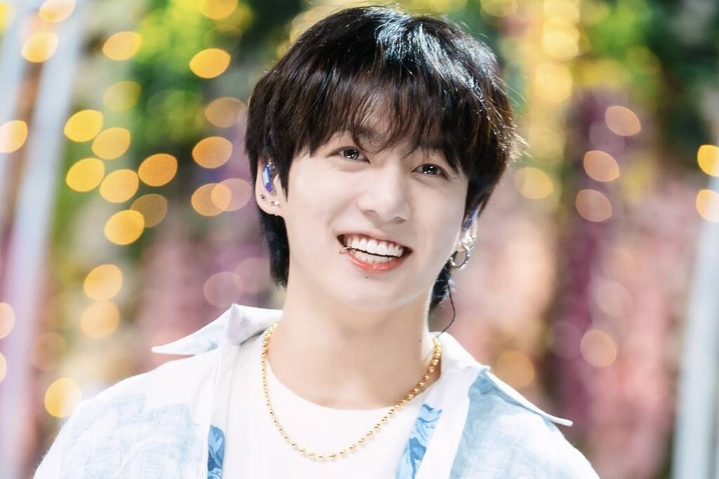 Fan cuong co gang dot nhap nha rieng de gap Jungkook (BTS) vao ngay anh xuat ngu. Anh: Big Hit Music