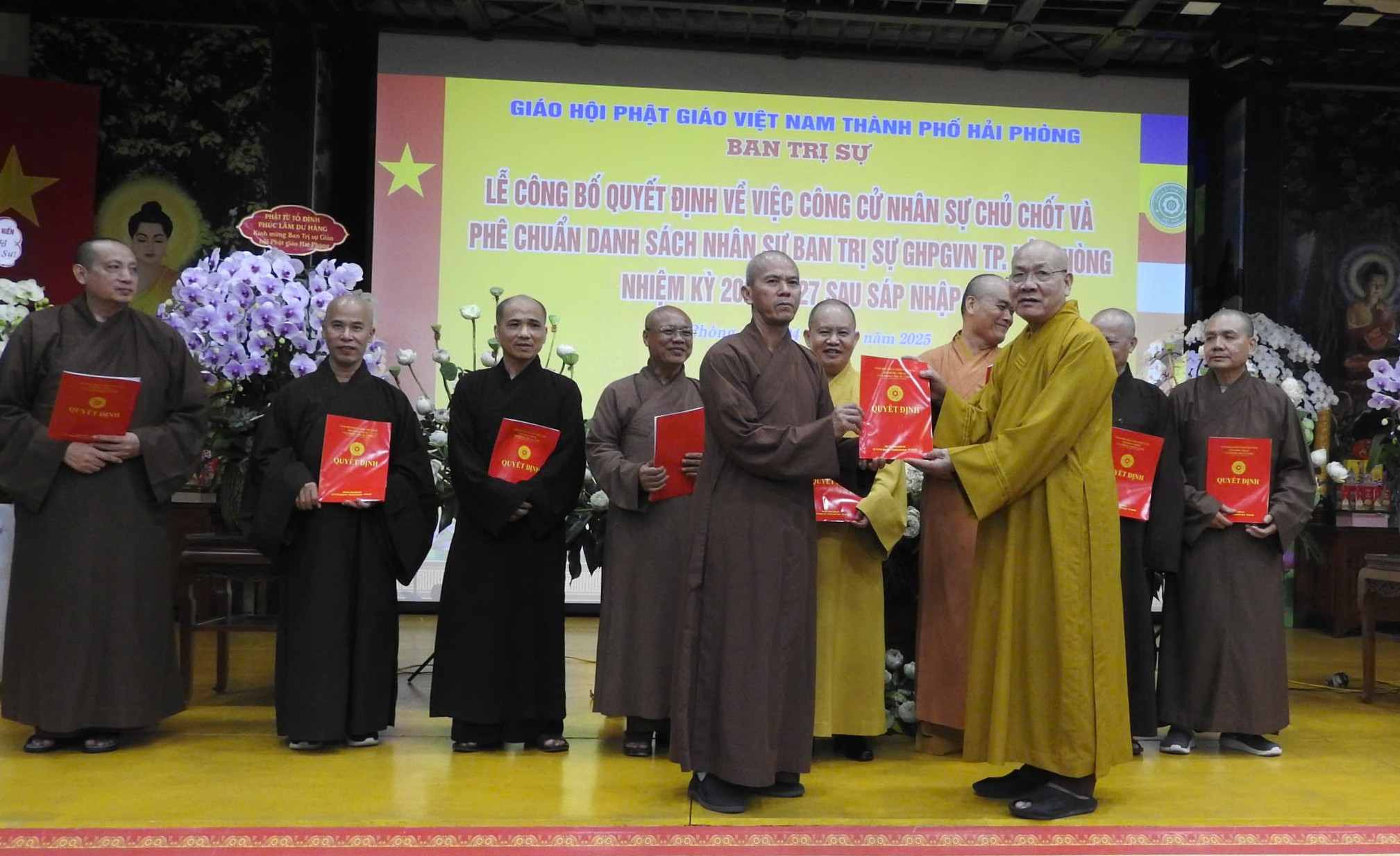 Venerable Thich Quang Tung holds the position of Head of the Executive Committee of the Vietnam Buddhist Sangha of Hai Phong City. Photo: Huyen Chi