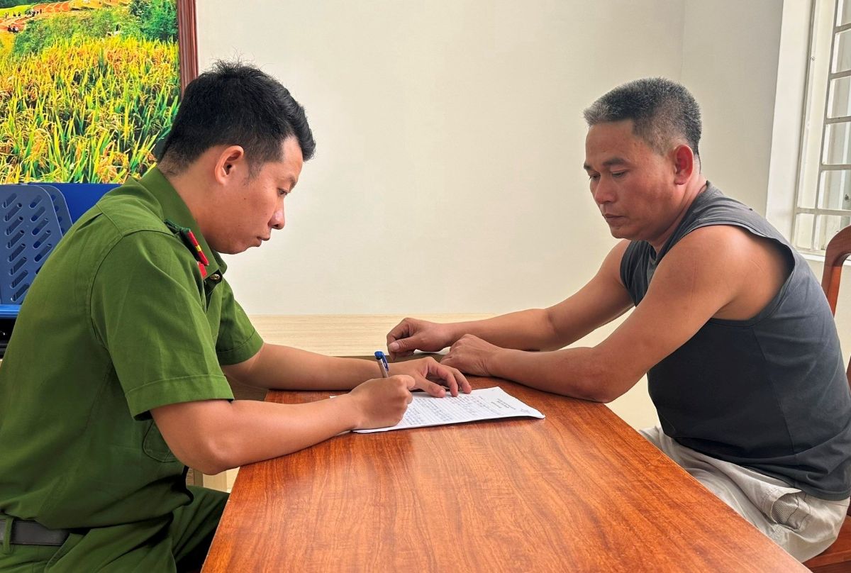 Lại Hữu Kiên tại cơ quan Công an. Ảnh: Công an TP Hải Phòng